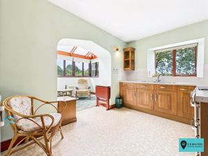 Bungalow Kitchen- click for photo gallery